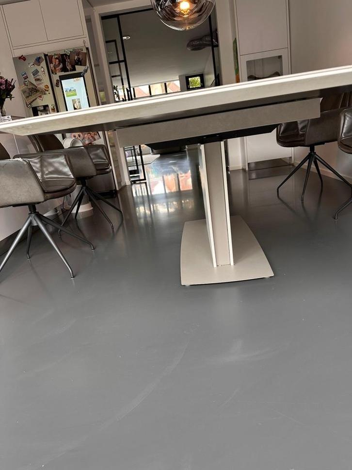 BoConcept uitschuifbare eettafel Milano, Huis en Inrichting, Tafels | Eettafels, Gebruikt, 50 tot 100 cm, 200 cm of meer, Vijf personen of meer