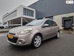 Renault Clio Estate 1.2 TCE Night & Day NAVI PSENSOR CRUISE, Voorwielaandrijving, Euro 5, Gebruikt, 4 cilinders