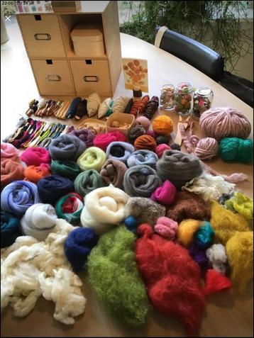Handwerk/ wol/ hobby pakket beschikbaar voor biedingen