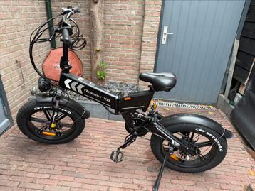 Opvouwbare fatbike met achterrekje beschikbaar voor biedingen