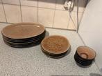 Servies: Borden en Sausbakjes, Ophalen, Gebruikt, Keramiek, Bord(en)