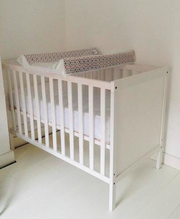 Aankleedkussen ledikant beschikbaar voor biedingen