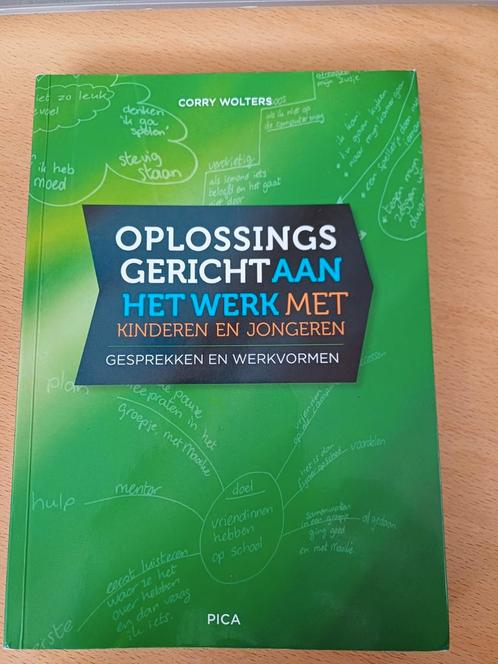 Oplossingsgericht aan het werk met kinderen en jongeren, Boeken, Wetenschap, Zo goed als nieuw, Sociale wetenschap, Ophalen of Verzenden