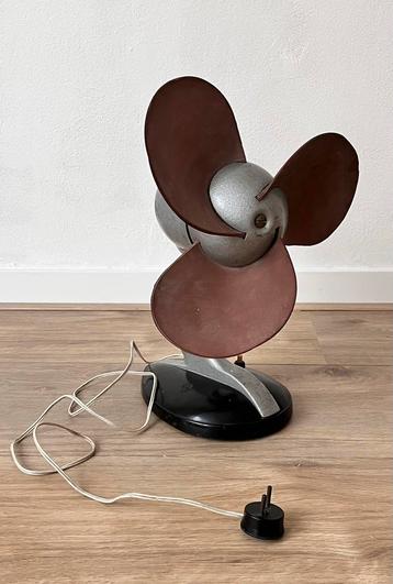 Vintage design ventilator, tafelventilator, Russisch beschikbaar voor biedingen