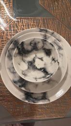 Mooie service marmeren, Huis en Inrichting, Keuken | Servies, Ophalen of Verzenden, Zo goed als nieuw, Bord(en), Overige stijlen