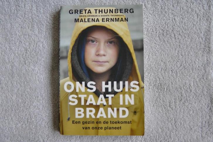Ons huis staat in brand van klimaatactiviste Greta Thunberg, Boeken, Biografieën, Zo goed als nieuw, Film, Tv en Media, Ophalen of Verzenden