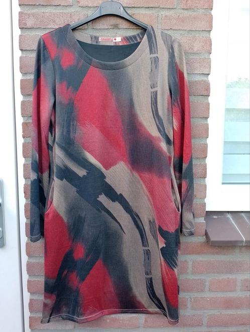 NIEUW!Rechte model mooi printjurk van Soggo, M38, Kleding | Dames, Jurken, Nieuw, Maat 38/40 (M), Overige kleuren, Boven de knie