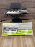 Roland EXR-5 piano met tafel en stoele, Ophalen, Zo goed als nieuw, 61 toetsen, Yamaha