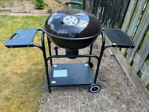 Jysk houtskool barbecue met wielen, Tuin en Terras, Houtskoolbarbecues, Gebruikt, Ophalen