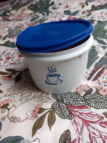 Tupperware koffiebus beschikbaar voor biedingen