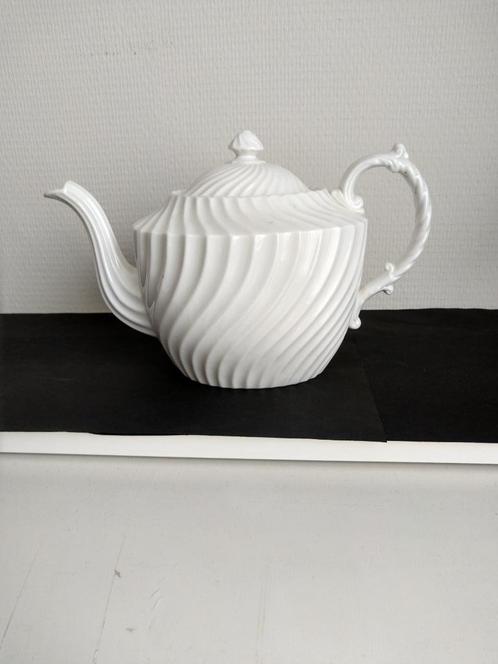 Theepot met deksel Aynsley (Vintage jaren '60), Huis en Inrichting, Keuken | Servies, Zo goed als nieuw, Overige typen, Overige stijlen
