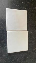 Ongeveer 100  witjes en cremekleurige tegels nieuw 10x10, Doe-het-zelf en Verbouw, Tegels, Ophalen, Nieuw, Minder dan 20 cm, Minder dan 20 cm
