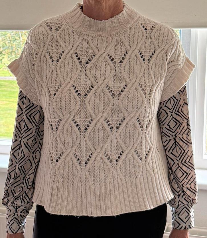 Ecru gebreide mouwloze top van Lecomte in maat 40, Kleding | Dames, Truien en Vesten, Zo goed als nieuw, Maat 38/40 (M), Overige kleuren