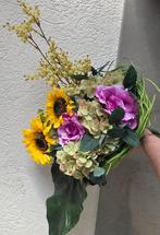 Mooi bloemstuk met zijden kunstbloemen, Ophalen of Verzenden, Zo goed als nieuw, Binnen