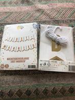 2 stuks leuke nieuwe trouw slingers, Diversen, Vlaggen en Wimpels, Ophalen of Verzenden, Nieuw