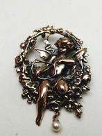 Vergulde hanger/broche cupido met parel, Ophalen of Verzenden, Zo goed als nieuw, Goud, Overige materialen