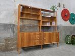 Vintage Jaren 60 Wandmeubel Mid Century Design Vitrinekast 1, Gebruikt, Metaal, 150 tot 200 cm, Ophalen of Verzenden