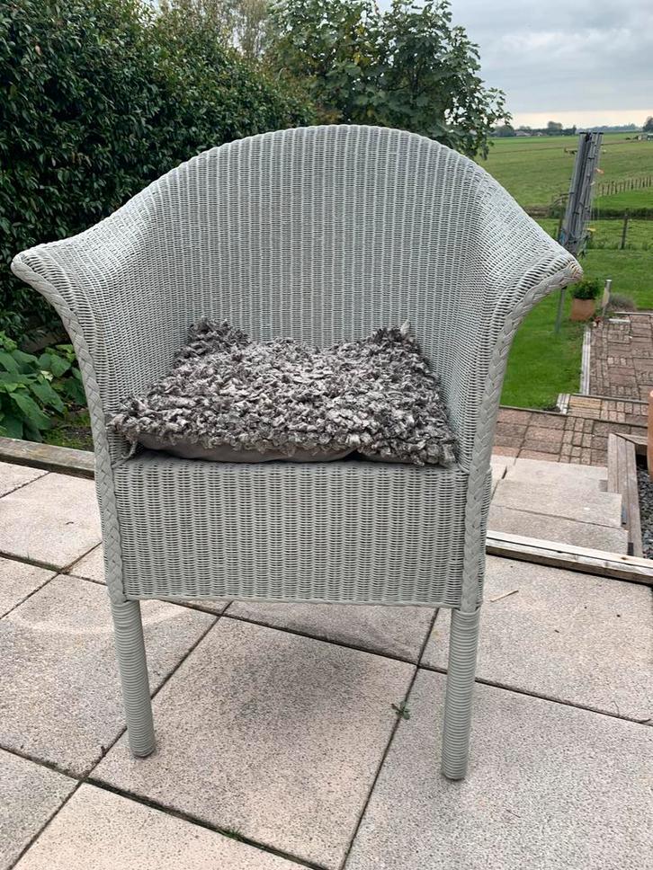 Lloyd Loom stoel met Kussen, Antiek en Kunst, Antiek | Meubels | Stoelen en Banken, Ophalen