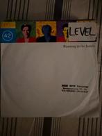 Level 42 - Running in the Family Vinyl, Ophalen of Verzenden, 1980 tot 2000, Gebruikt, 12 inch