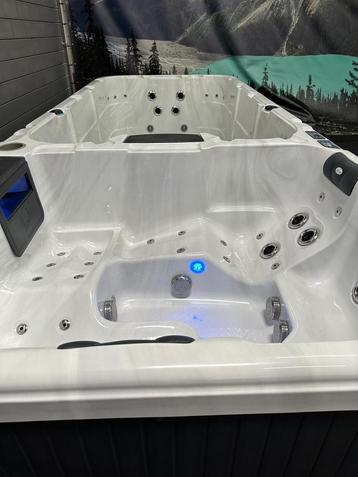 Zwemspa met jacuzzi BLACK-FRIDAY SALE !  beschikbaar voor biedingen