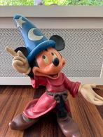 Mickey Mouse Tovernaarsleerling Beeld - 56cm, Antiek en Kunst, Antiek | Speelgoed, Ophalen