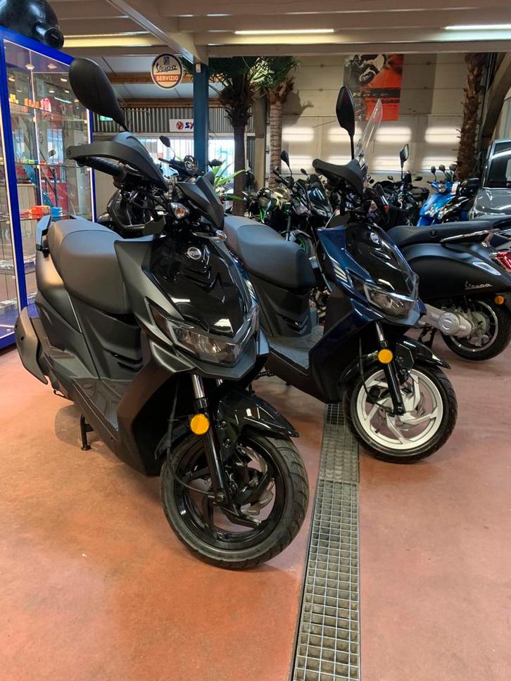 Gebro scooters: Sym jet 4 RX NIEUW, Fietsen en Brommers, Scooters | Overige merken, Nieuw, Maximaal 45 km/u, Benzine, Ophalen