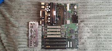 Intel RC440BX ATX Moederboard (Slot 1/ Pentium II) beschikbaar voor biedingen