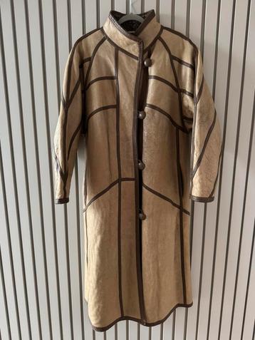 Prachtige warme en oerdegelijke lammy coat uit de nineties. beschikbaar voor biedingen