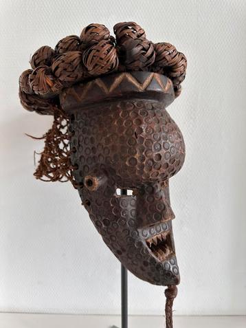 Salampasu Mukinka masker Afrikaanse kunst Congo 1940 Matadi beschikbaar voor biedingen