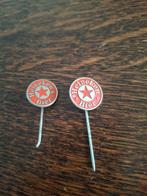 2 Heineken Speldjes - Emaille & Verkort Naaldje, Verzamelen, Speldjes, Pins en Buttons, Ophalen of Verzenden