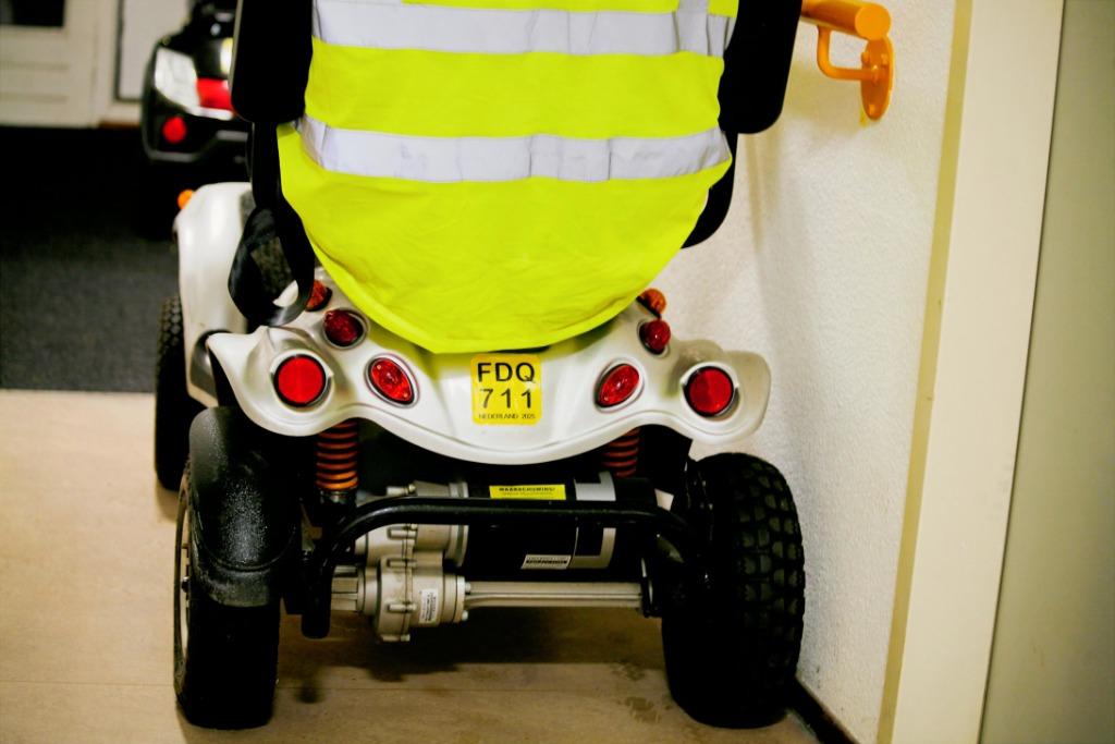 Scootmobiel grijs Mango vier wiel, Diversen, Brommobielen en Scootmobielen, Zo goed als nieuw, Mango, 46 km of meer, 16 km/u of meer