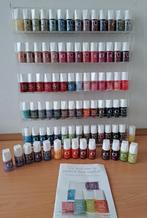 Plexiglas wandhouder gevuld met nagellakken van Tilly., Ophalen of Verzenden, Zo goed als nieuw, Overige typen