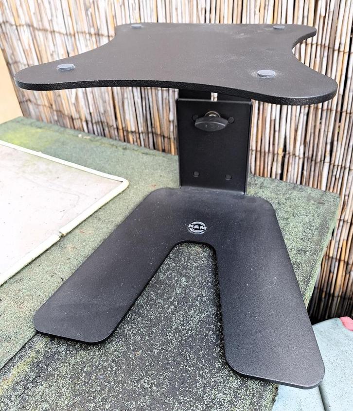 Tafel monitor luidspreker stand K&M 26774, Computers en Software, Monitoren, Zo goed als nieuw, Overige typen, Ophalen