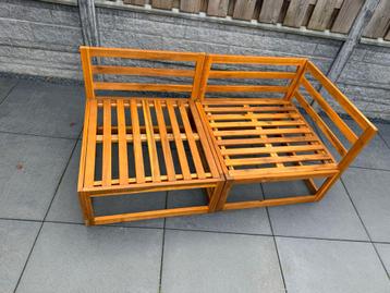 Houten Loungeset met Kussens beschikbaar voor biedingen