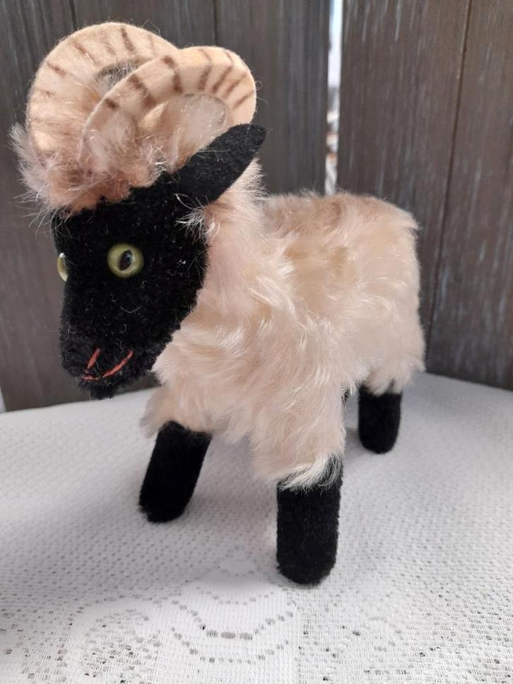 Adv 7 steiff bokje, Antiek en Kunst, Antiek | Speelgoed, Ophalen of Verzenden