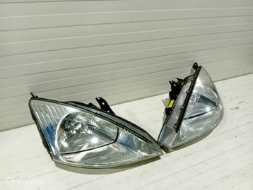 Koplamp Ford Focus beschikbaar voor biedingen