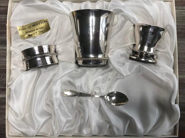 Verzilverde kinder ontbijtset beker eierdop lepeltje ring, Antiek en Kunst, Curiosa en Brocante, Ophalen of Verzenden