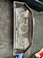 W124 Kilometerteller Mercedes E 220 Automaat, Auto-onderdelen, Dashboard en Schakelaars, Ophalen of Verzenden, Gebruikt, Mercedes-Benz