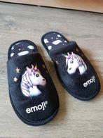 Sloffen / pantoffels voor meisjes -- maat 34 - Emoji, Gebruikt, Meisje, Overige typen, Ophalen of Verzenden
