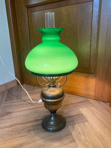 Prachtige olielamp verbouwt naar elektrische lamp beschikbaar voor biedingen
