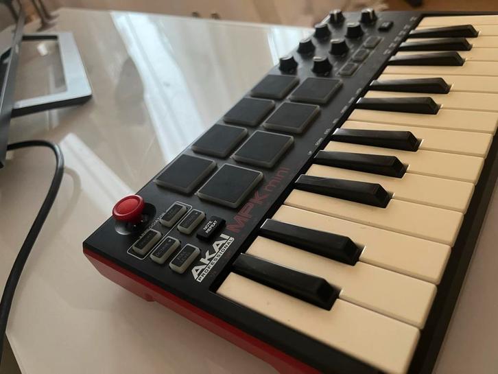 Akai MPK mini MIDI Keyboard Controller, Muziek en Instrumenten, Keyboards, Zo goed als nieuw, Overige aantallen, Overige merken