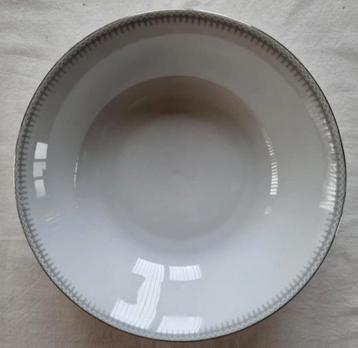 Witte ronde schaal Bareuther grijze ornamenten zilveren bies beschikbaar voor biedingen