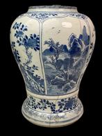 Chinees porseleinen Kangxi vaas landschap floraal, Ophalen of Verzenden