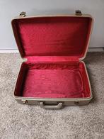 Vintage koffer met rode voering!, Gebruikt, 50 tot 60 cm, Slot, Ophalen of Verzenden