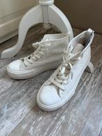 Witte gympen met broderie van Primark. Maat 38. Nieuw!, Wit, Nieuw, Sneakers of Gympen, Verzenden