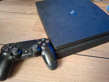 Playstation 4 / PS4 slim, 1 controller en 4 games beschikbaar voor biedingen