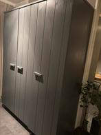 Grijze houten kledingkast - 3 deurs, Huis en Inrichting, Ophalen, Gebruikt, 100 tot 150 cm, 150 tot 200 cm