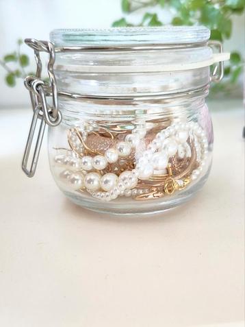 Mystery Jewelry Jar - Gold and Pearls  beschikbaar voor biedingen