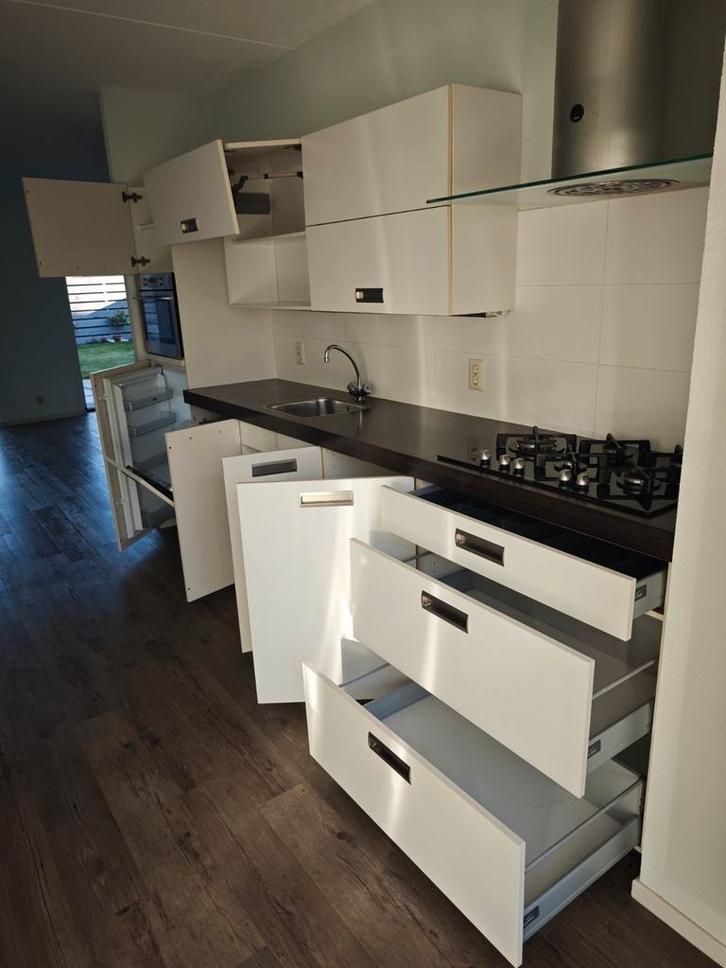 Witte keuken, Huis en Inrichting, Keuken | Complete keukens, Gebruikt, Enkelwandige keuken, Wit, Hout, Ophalen