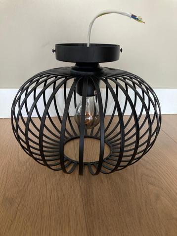 Plafond lamp inclusief peertje beschikbaar voor biedingen